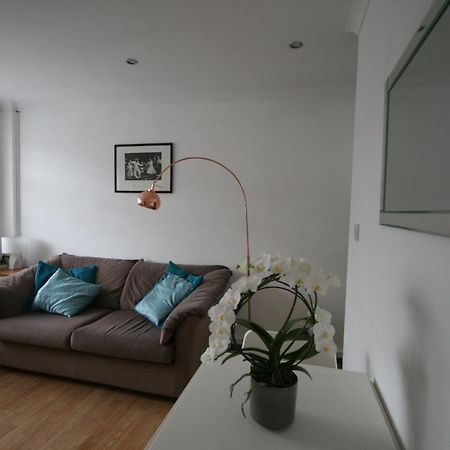 Molesey Near Hampton Court, Viking Short Stays West Molesey Екстер'єр фото