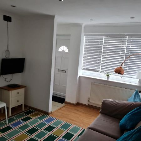 Molesey Near Hampton Court, Viking Short Stays West Molesey Екстер'єр фото