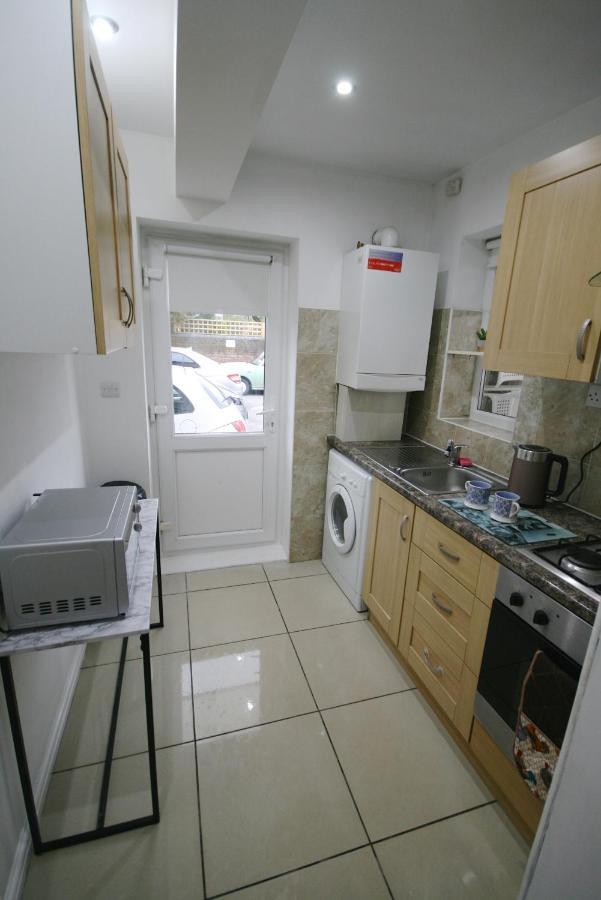 Molesey Near Hampton Court, Viking Short Stays West Molesey Екстер'єр фото