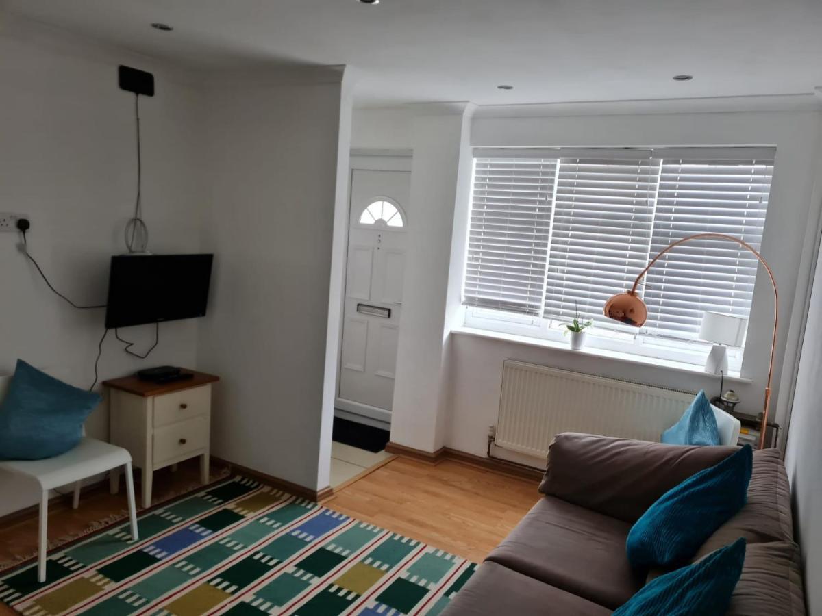 Molesey Near Hampton Court, Viking Short Stays West Molesey Екстер'єр фото